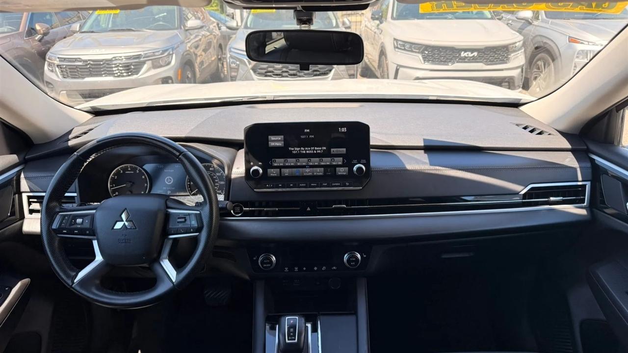 Mitsubishi Outlander SE 2WD 2024