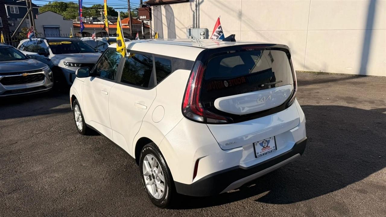Kia Soul LX CVT 2024