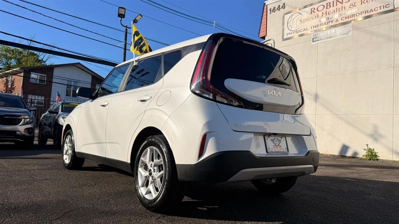 Kia Soul LX CVT 2024