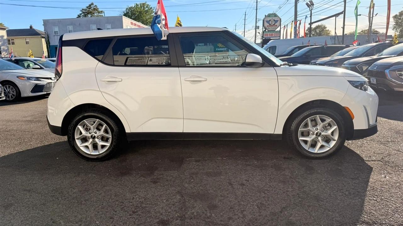 Kia Soul LX CVT 2024
