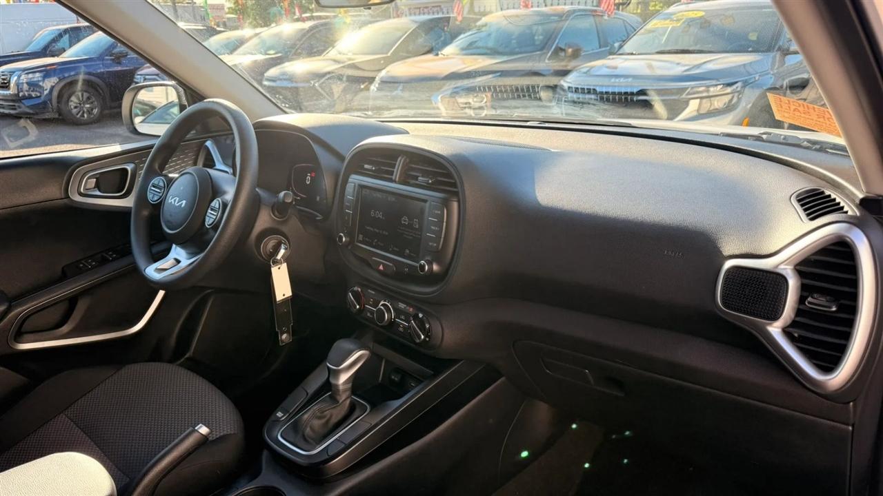 Kia Soul LX CVT 2024