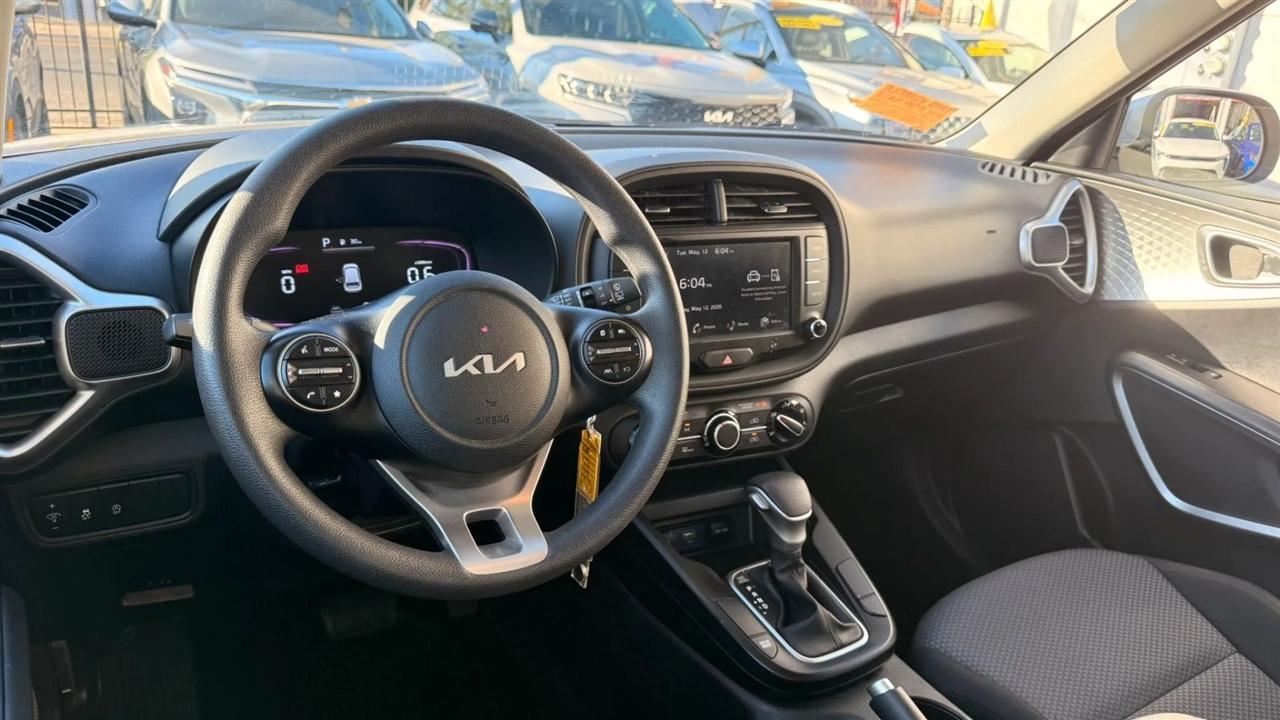 Kia Soul LX CVT 2024