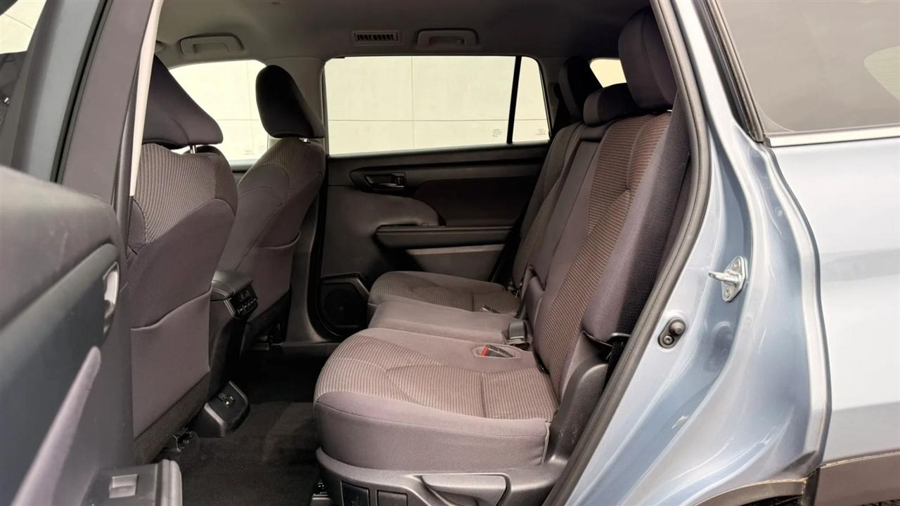 Toyota Highlander LE AWD V6 2020