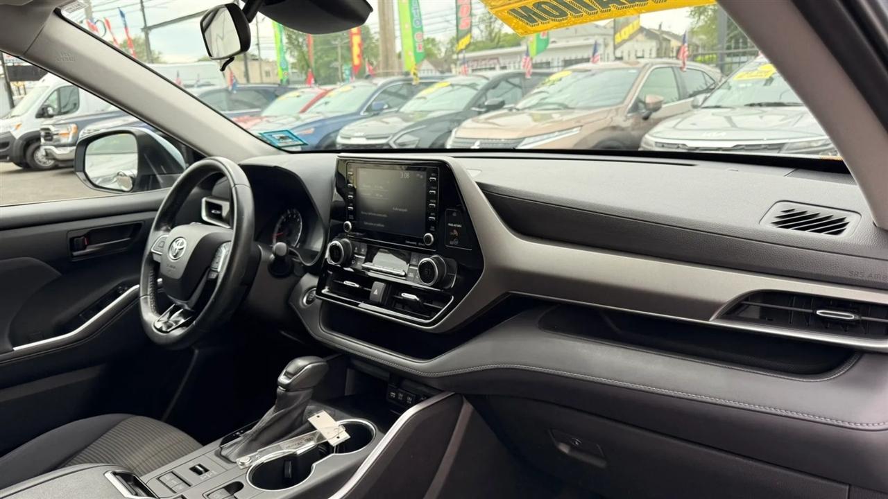 Toyota Highlander LE AWD V6 2020