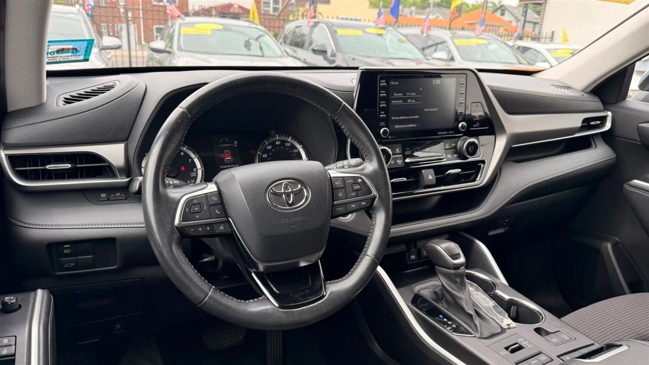 Toyota Highlander LE AWD V6 2020