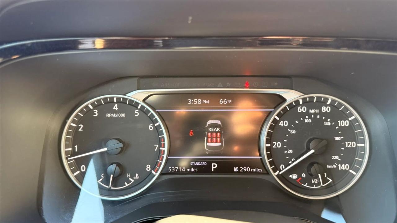 Nissan Pathfinder SV 2024