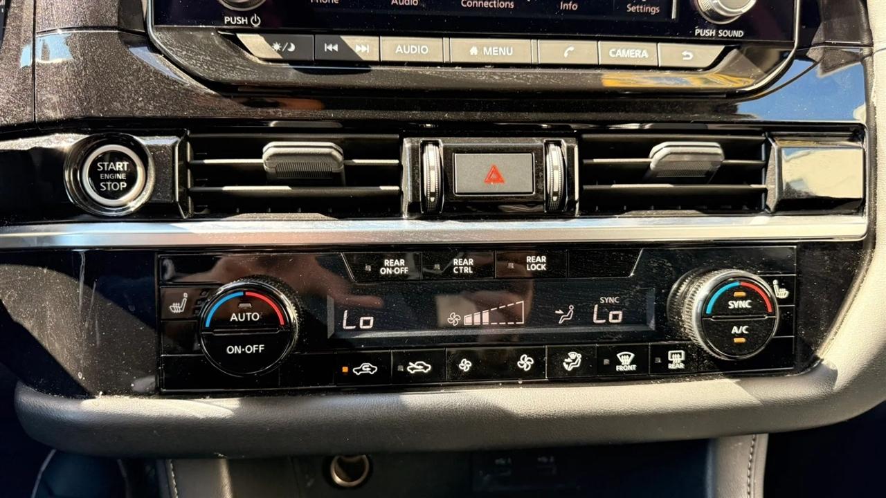 Nissan Pathfinder SV 2024