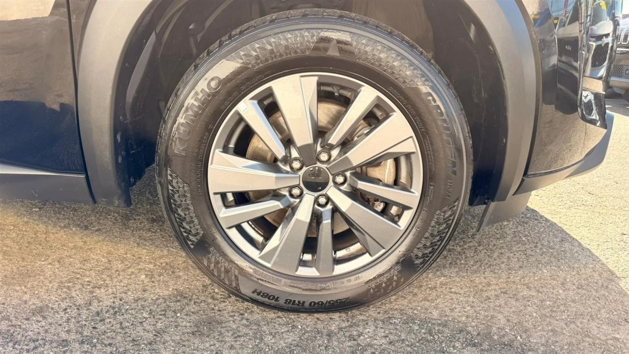 Nissan Pathfinder SV 2024