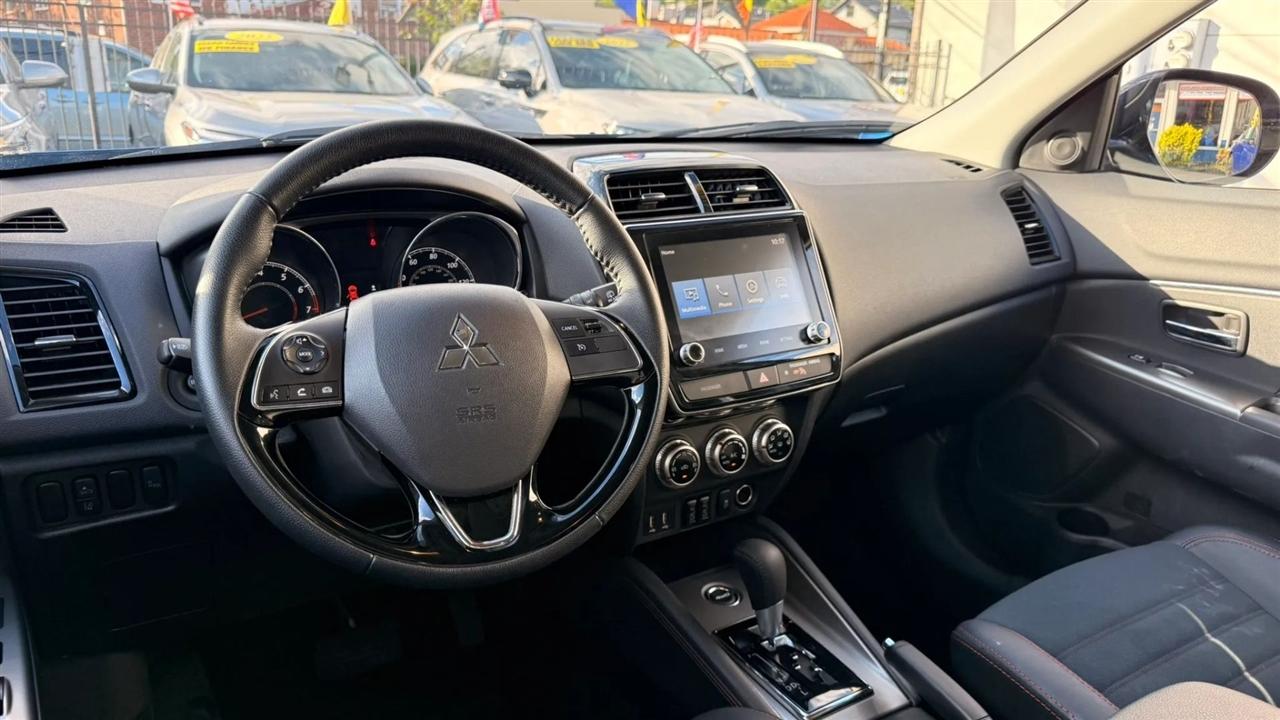 Mitsubishi Outlander Sport 2.0 ES 4WD 2025
