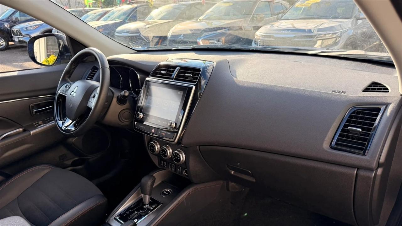 Mitsubishi Outlander Sport 2.0 ES 4WD 2025
