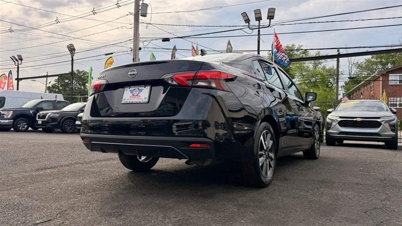 Nissan Versa SV 2025