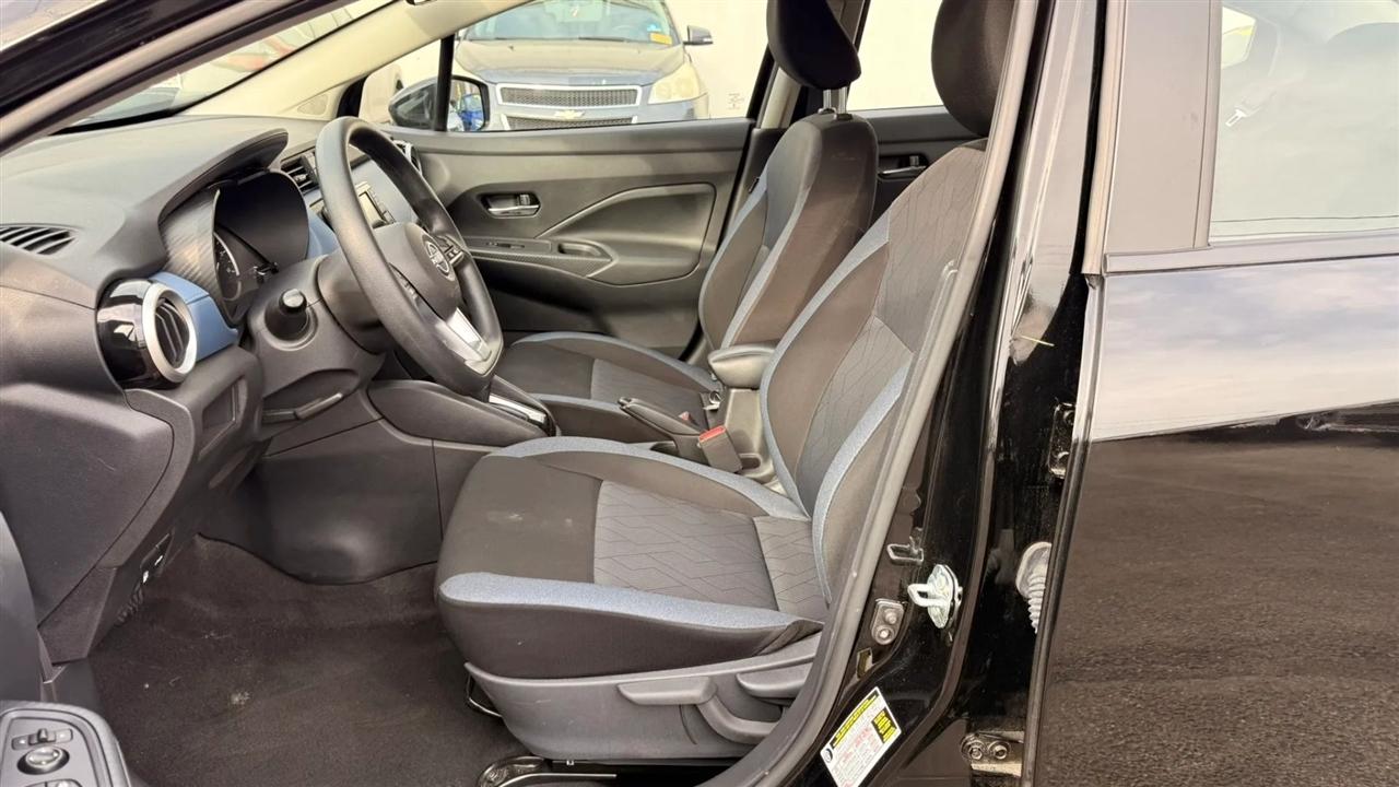 Nissan Versa SV 2025