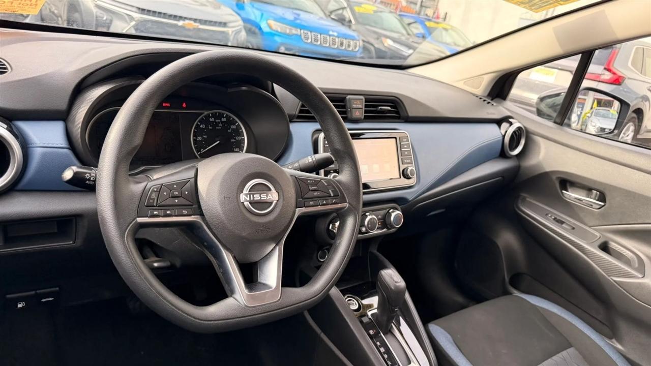 Nissan Versa SV 2025