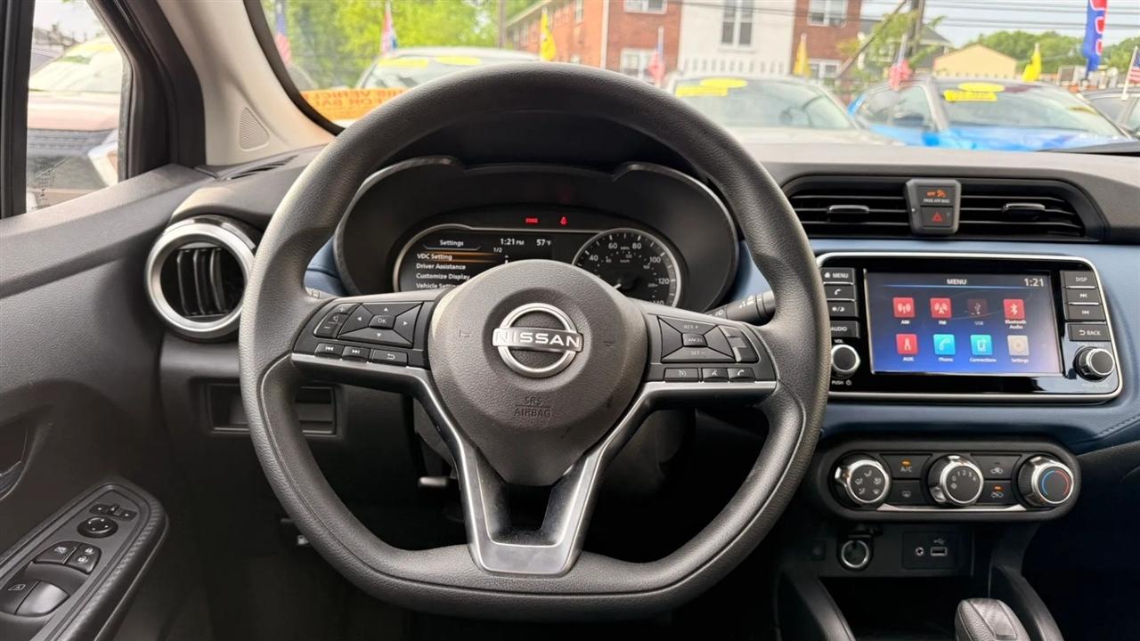 Nissan Versa SV 2025