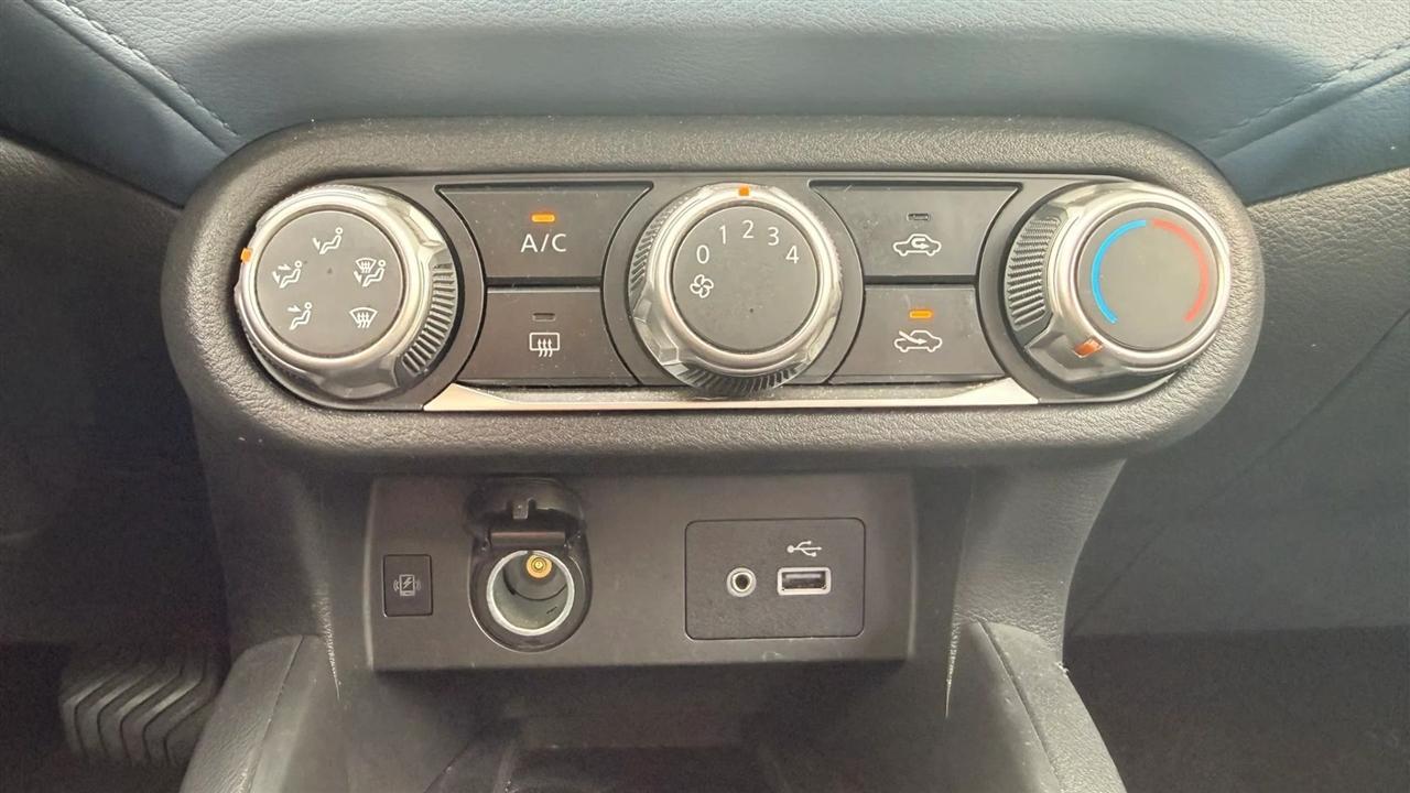 Nissan Versa SV 2025