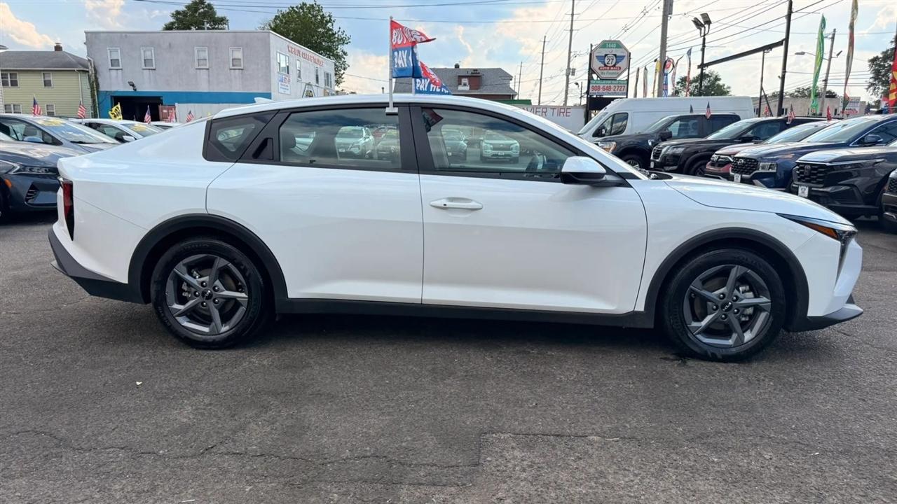 Kia K4 LXS 2025