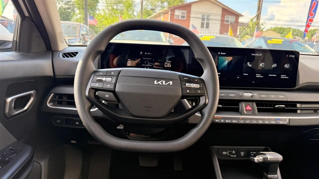 Kia K4 LXS 2025