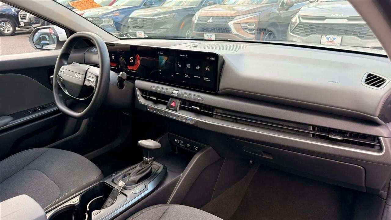 Kia K4 LXS 2025