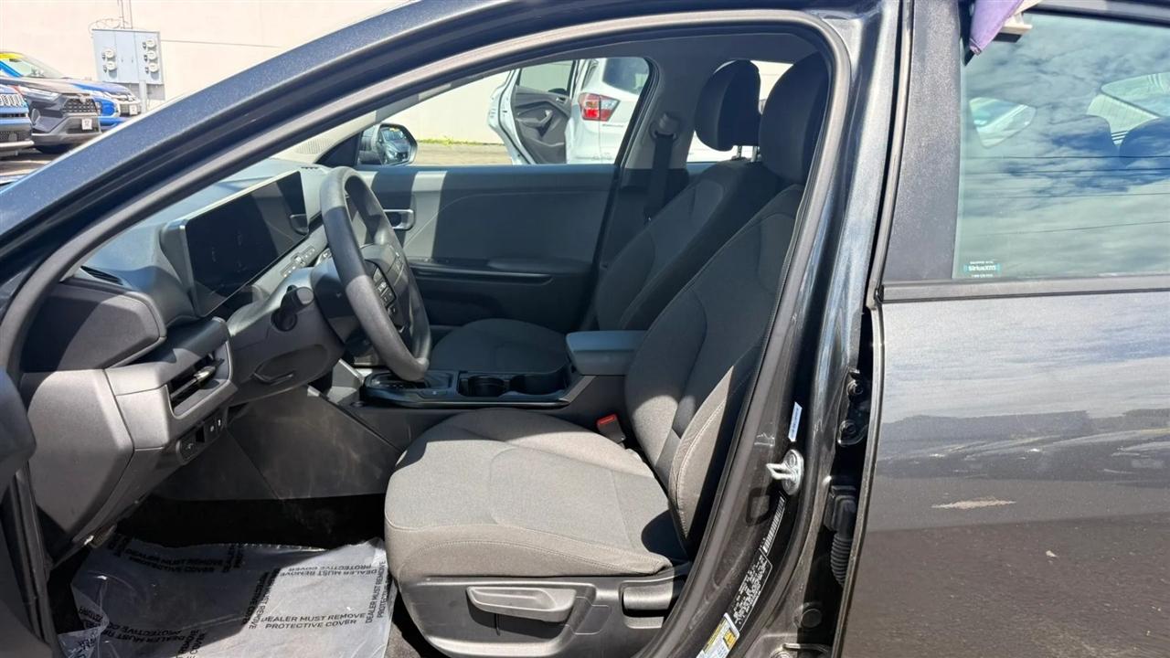 Kia K4 LXS 2025