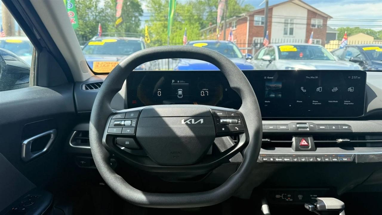 Kia K4 LXS 2025