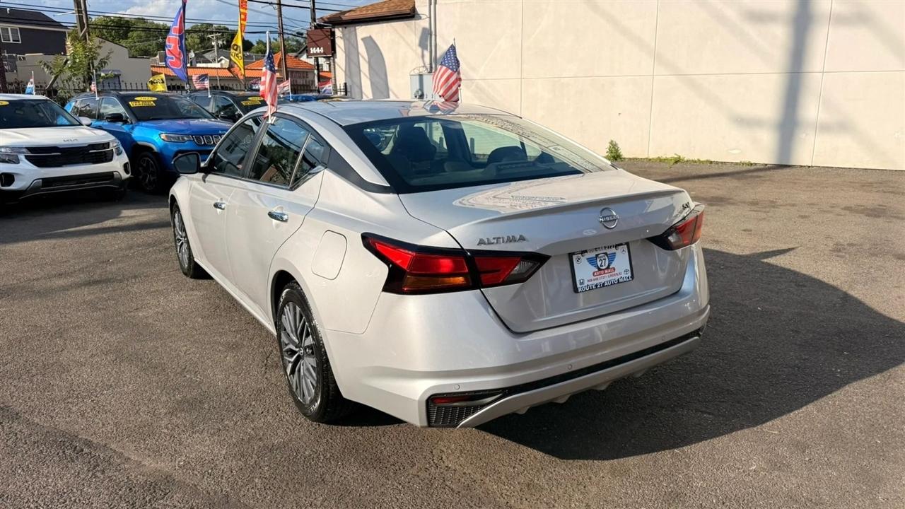 Nissan Altima 2.5 SV 2024