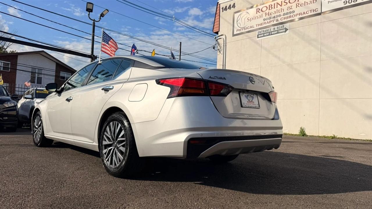 Nissan Altima 2.5 SV 2024