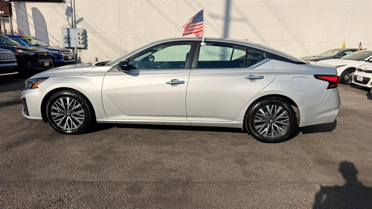 Nissan Altima 2.5 SV 2024