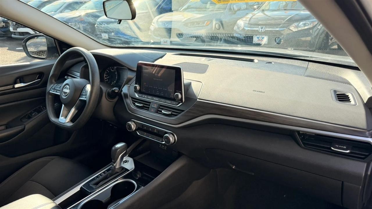 Nissan Altima 2.5 SV 2024