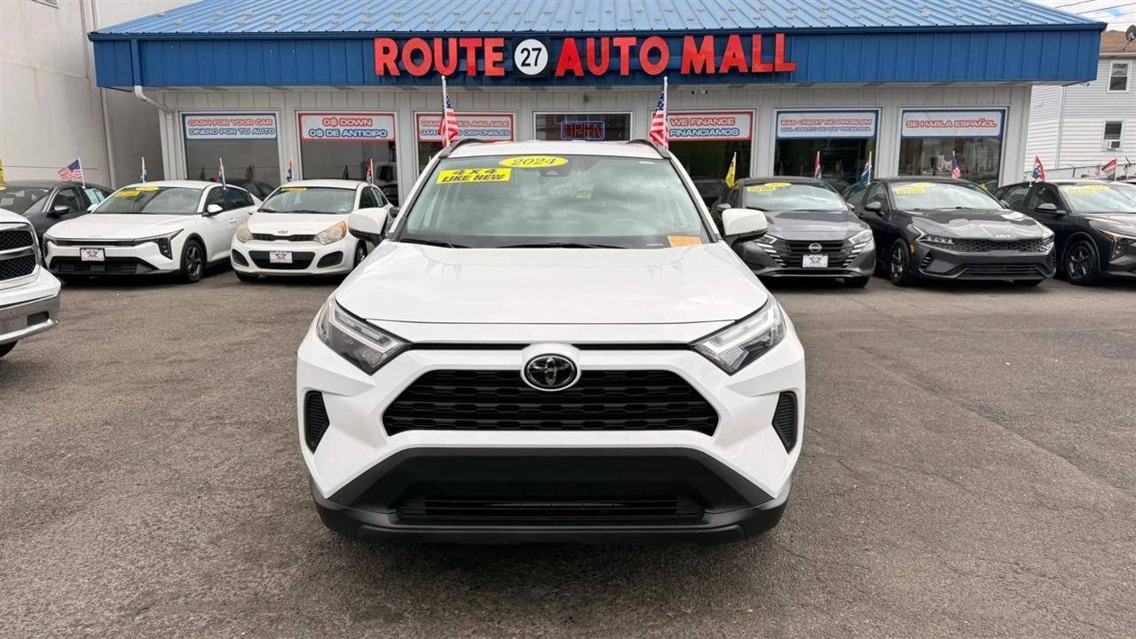 Toyota RAV4 XLE 2024