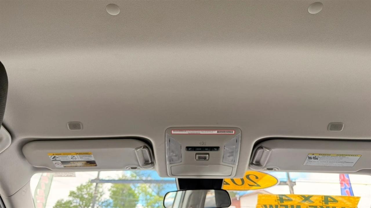 Toyota RAV4 XLE 2024