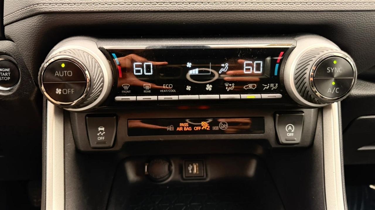 Toyota RAV4 XLE 2024