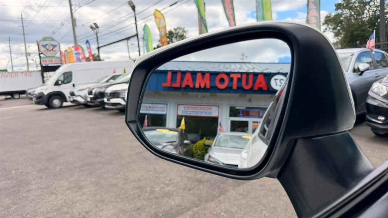 Toyota RAV4 XLE 2024