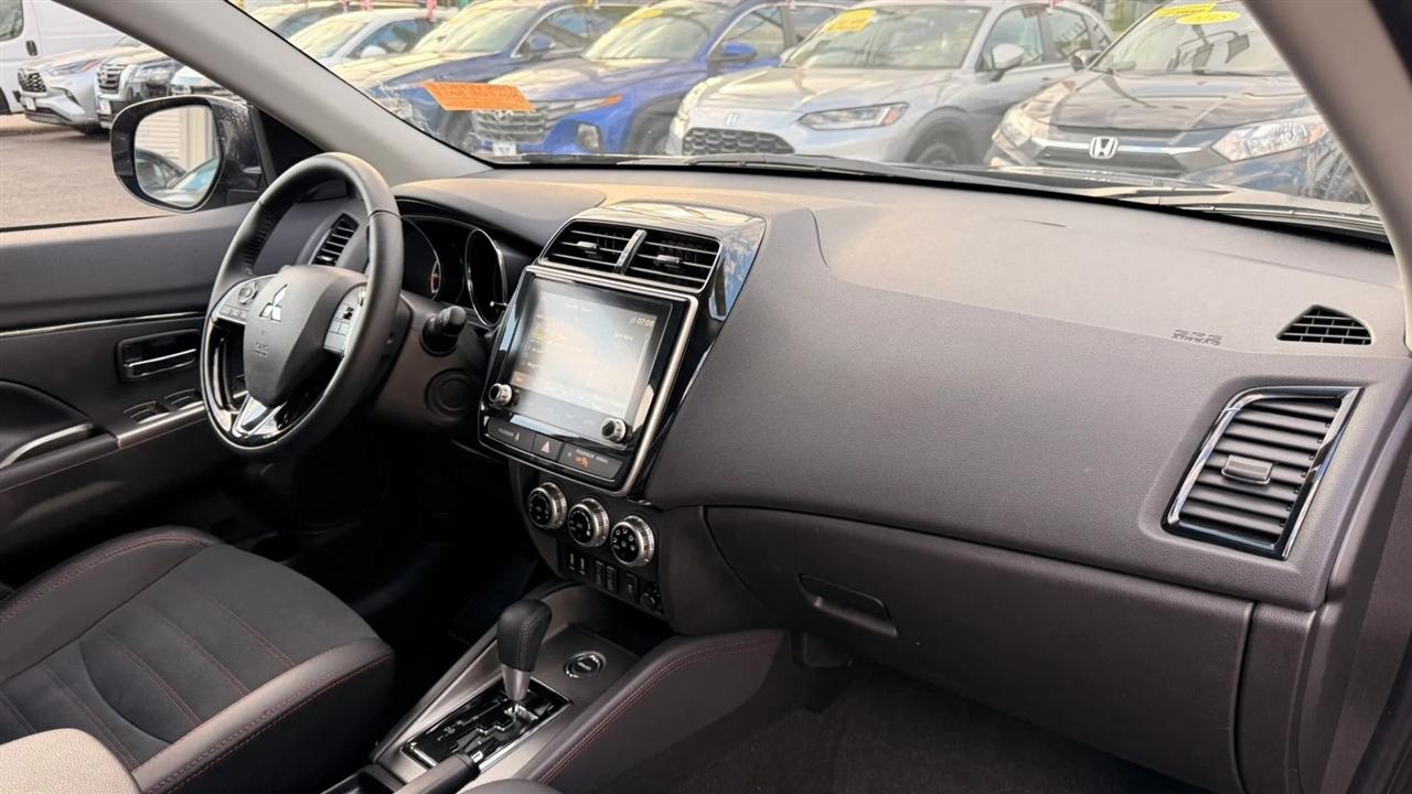 Mitsubishi Outlander Sport 2.0 ES 4WD 2025