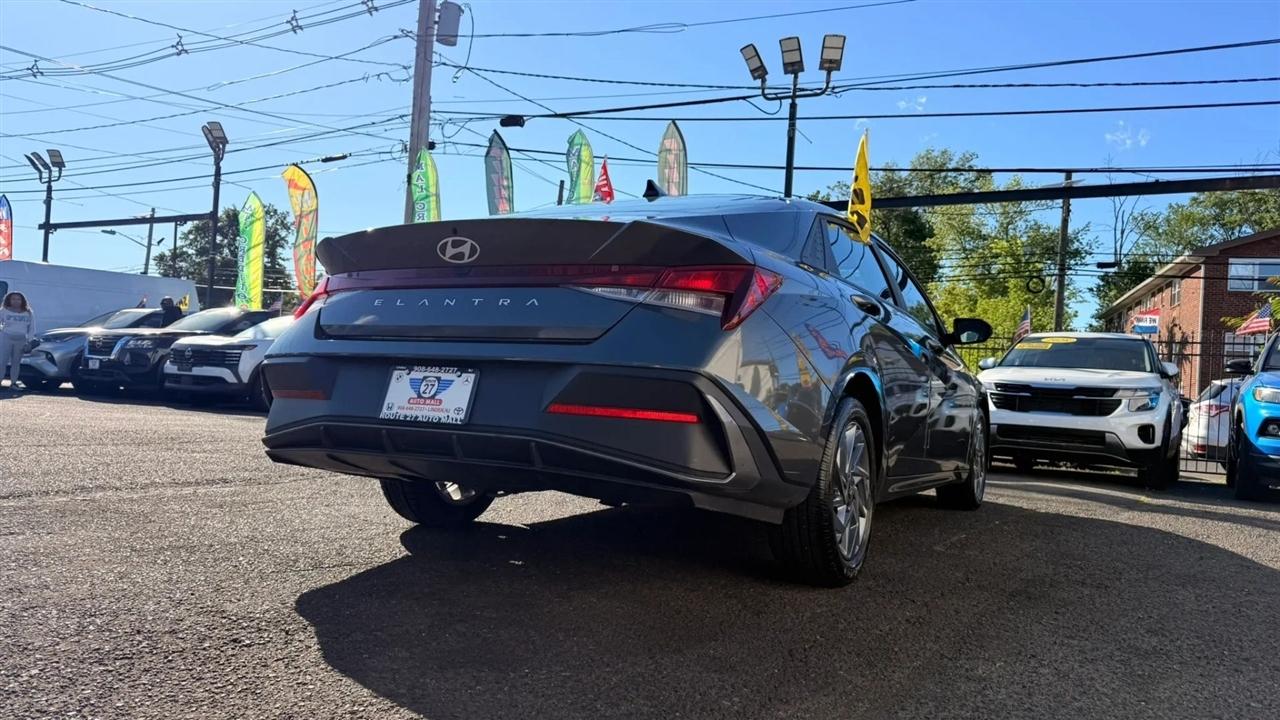 Hyundai Elantra SEL 2024