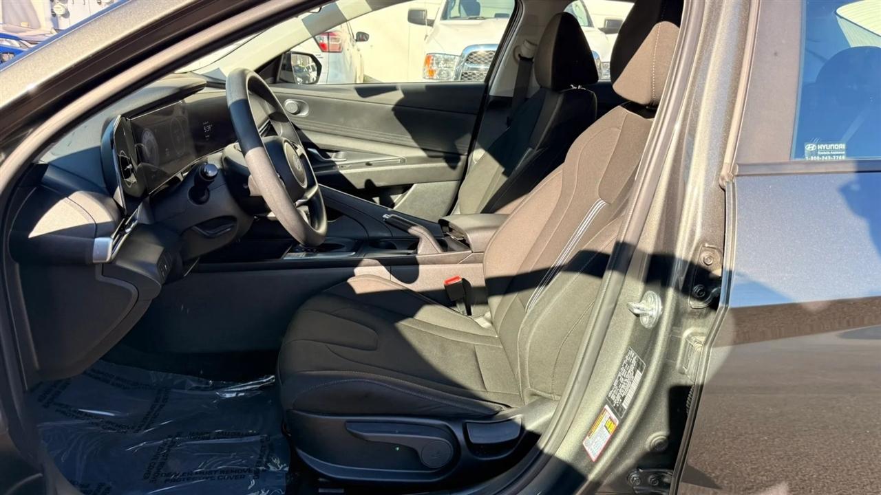 Hyundai Elantra SEL 2024