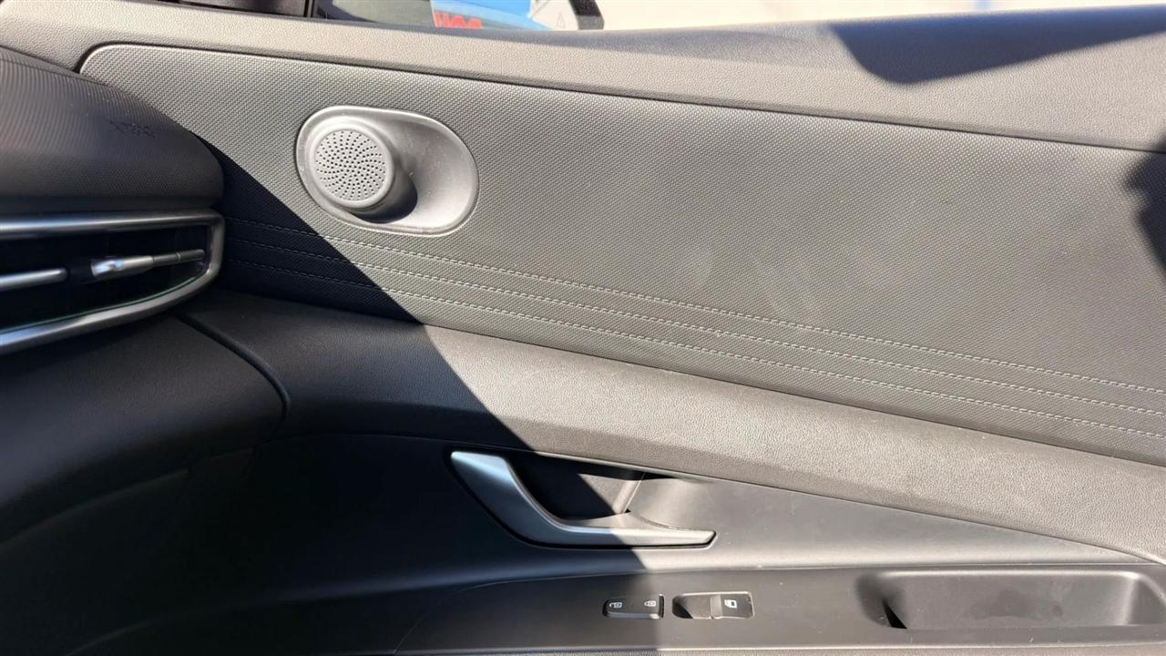 Hyundai Elantra SEL 2024