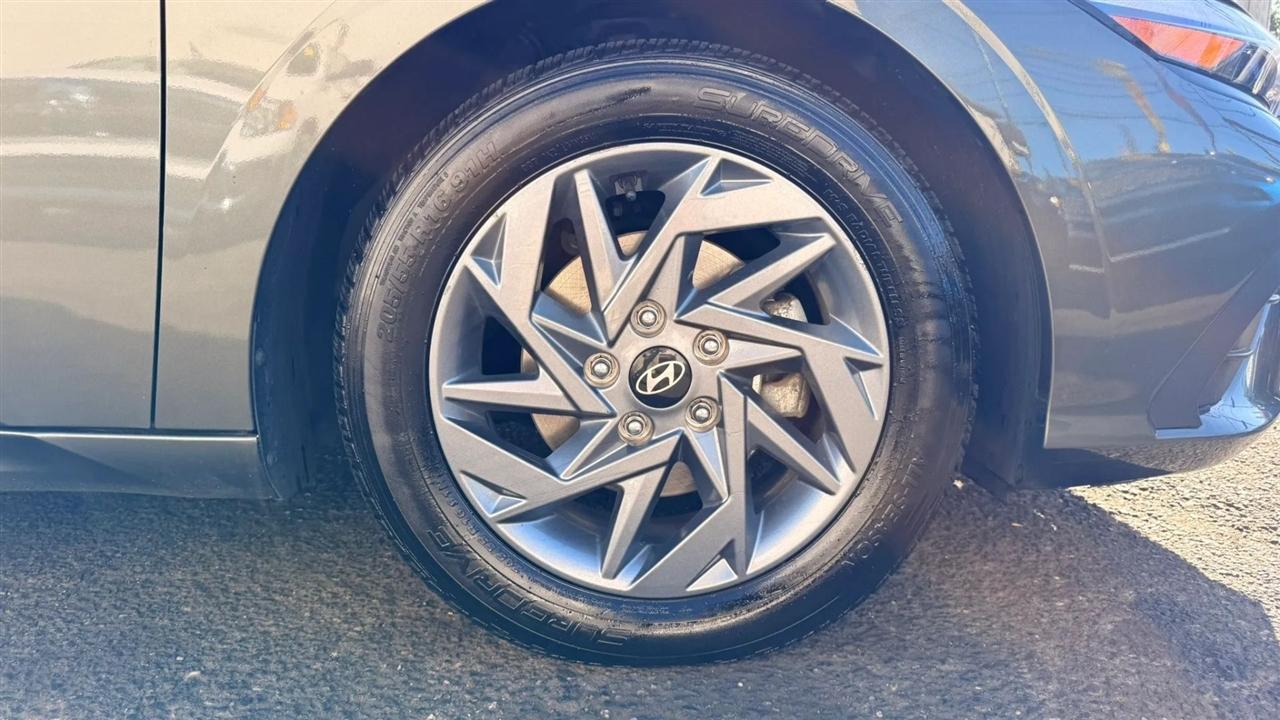 Hyundai Elantra SEL 2024