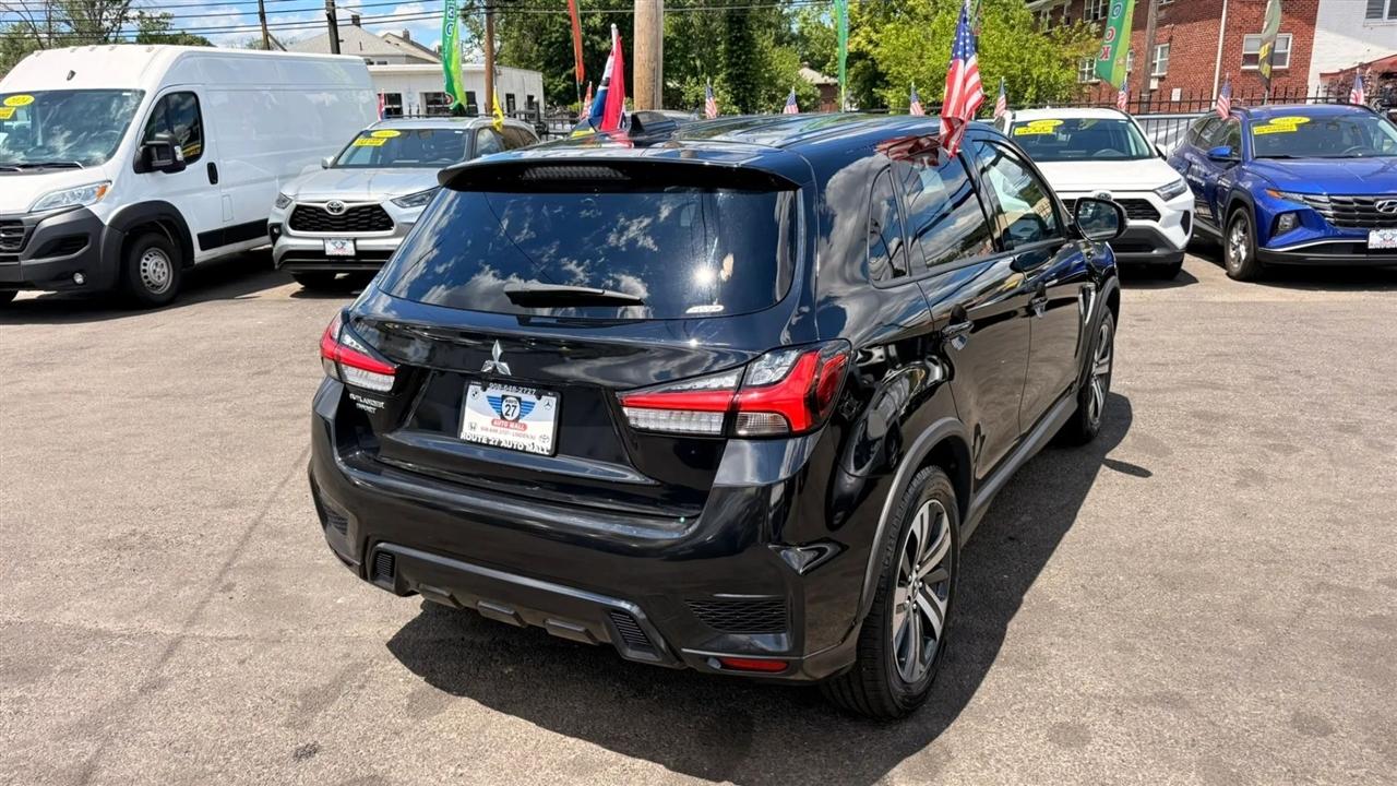 Mitsubishi Outlander Sport 2.0 ES 4WD 2024