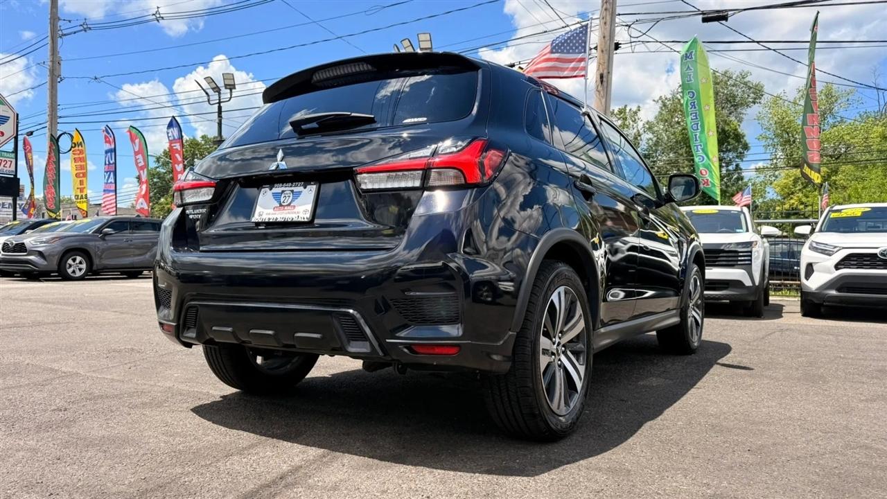 Mitsubishi Outlander Sport 2.0 ES 4WD 2024