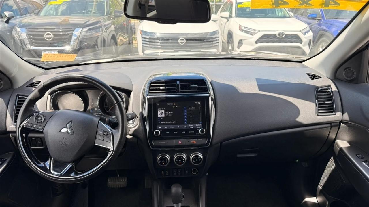 Mitsubishi Outlander Sport 2.0 ES 4WD 2024
