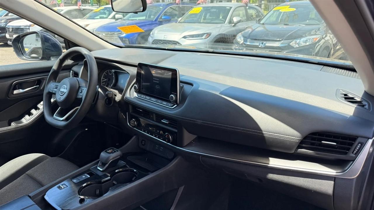 Nissan Rogue SV 2024