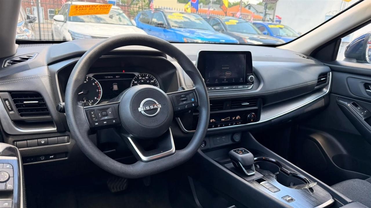 Nissan Rogue SV 2024