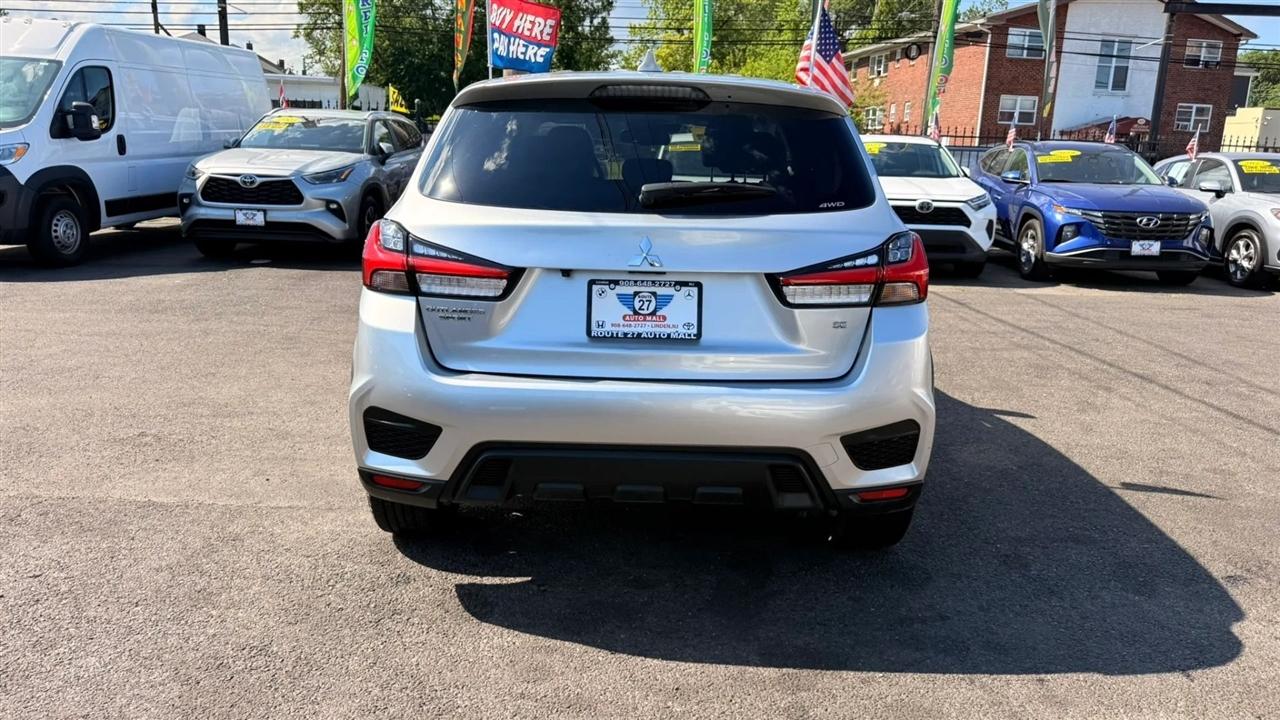 Mitsubishi Outlander Sport 2.0 ES 4WD 2024