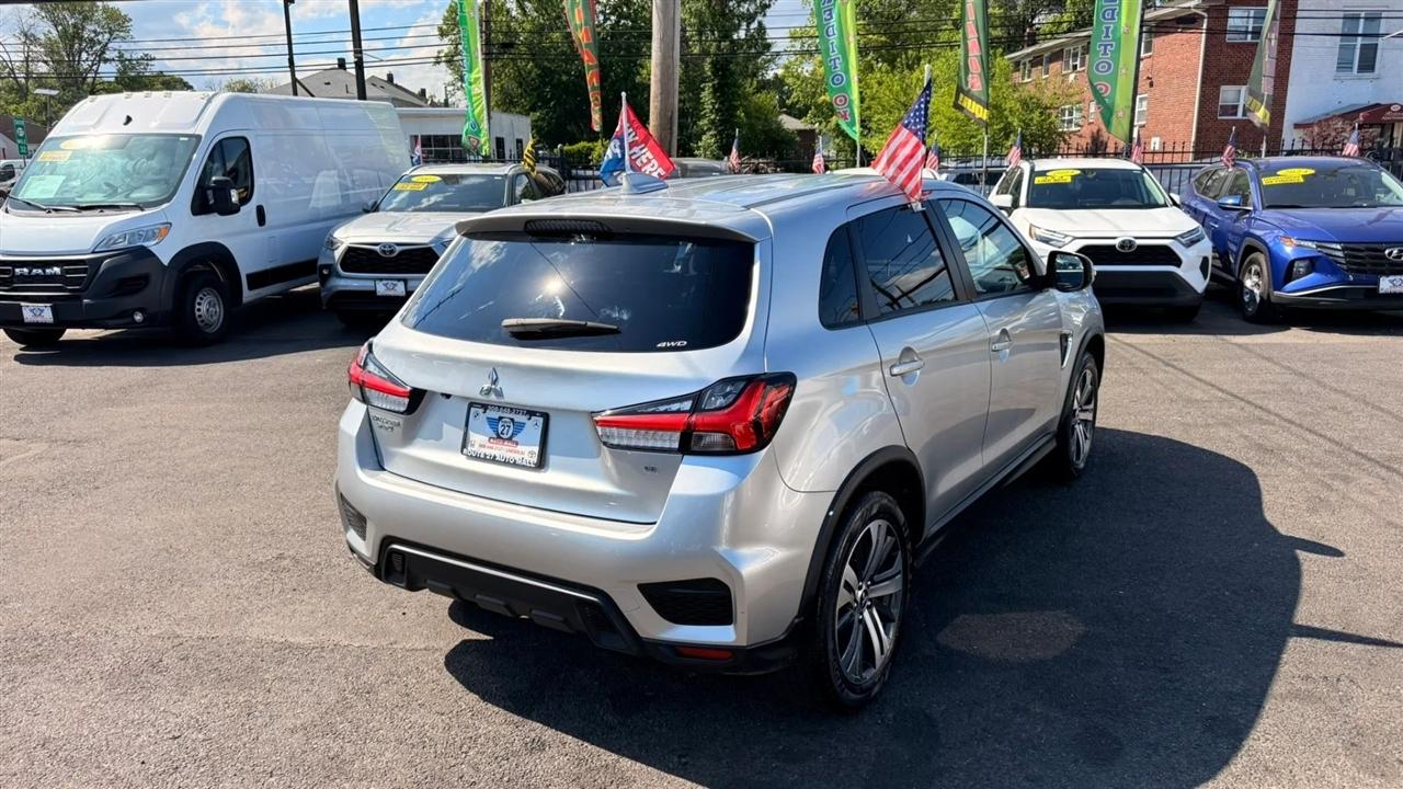 Mitsubishi Outlander Sport 2.0 ES 4WD 2024