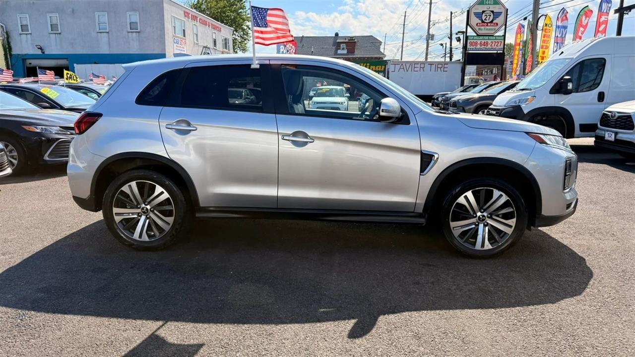 Mitsubishi Outlander Sport 2.0 ES 4WD 2024