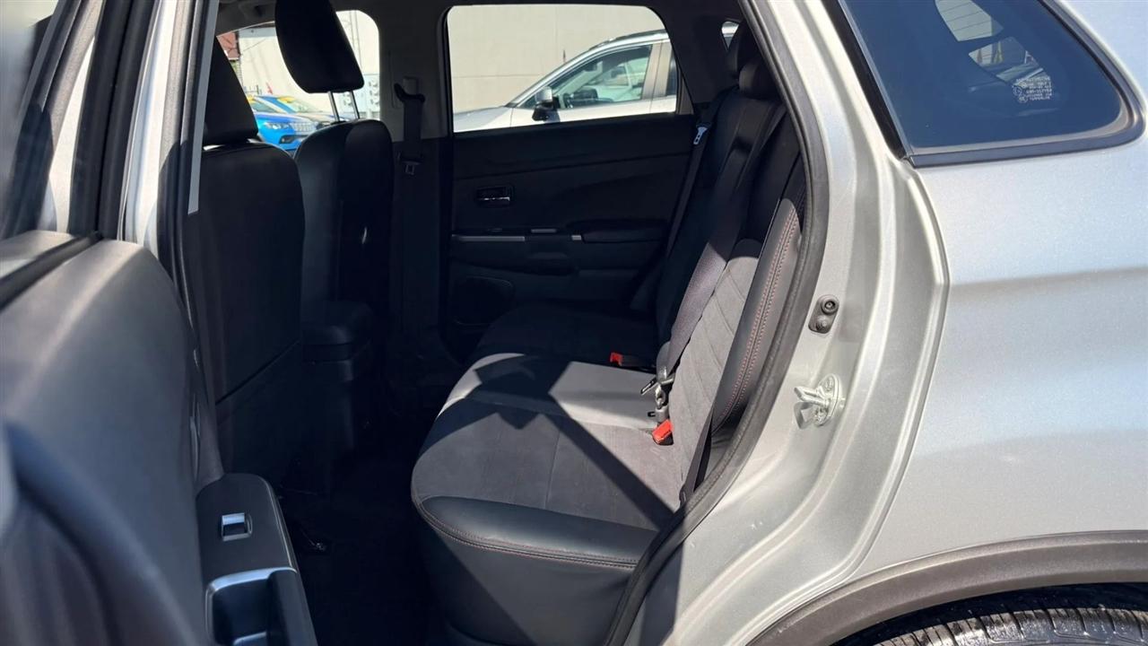 Mitsubishi Outlander Sport 2.0 ES 4WD 2024