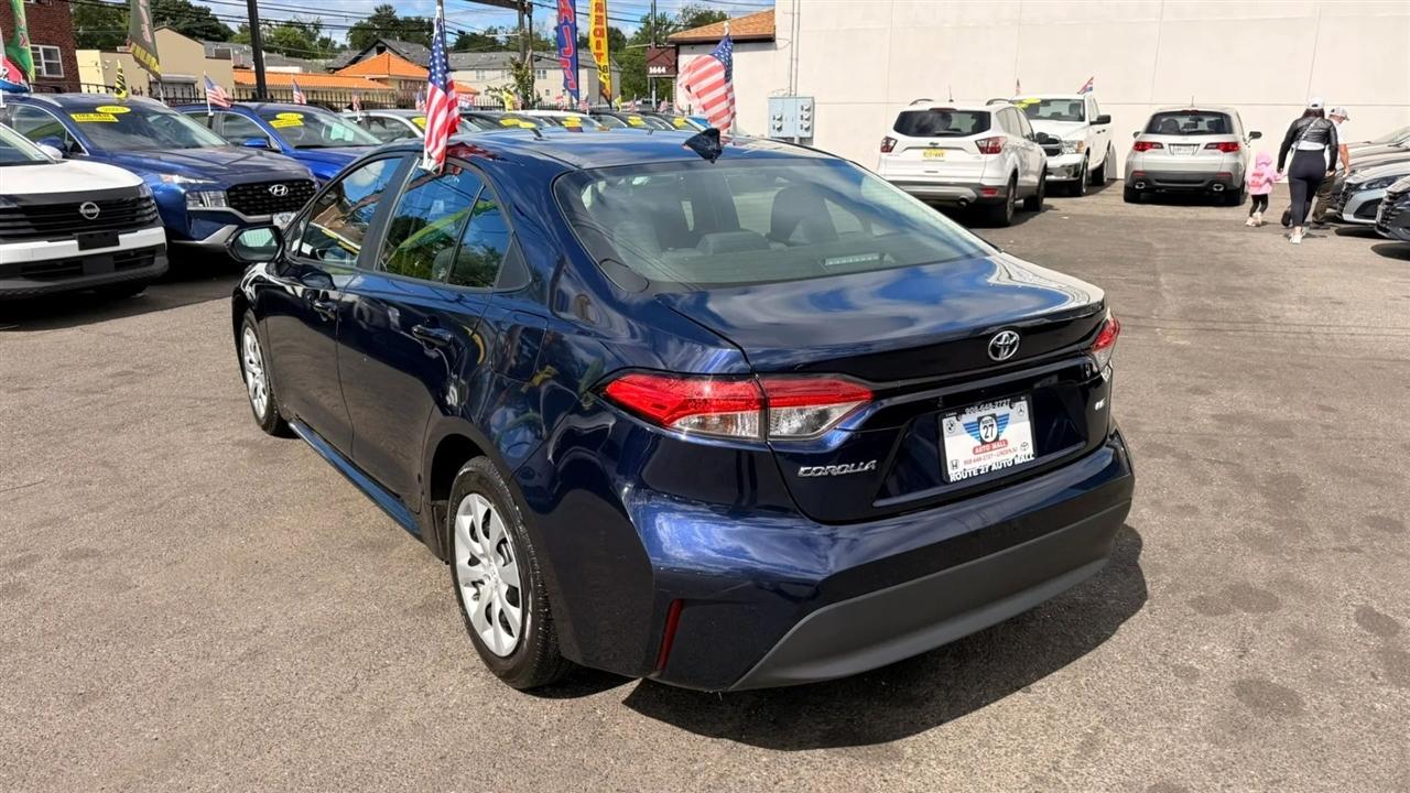 Toyota Corolla LE 2024