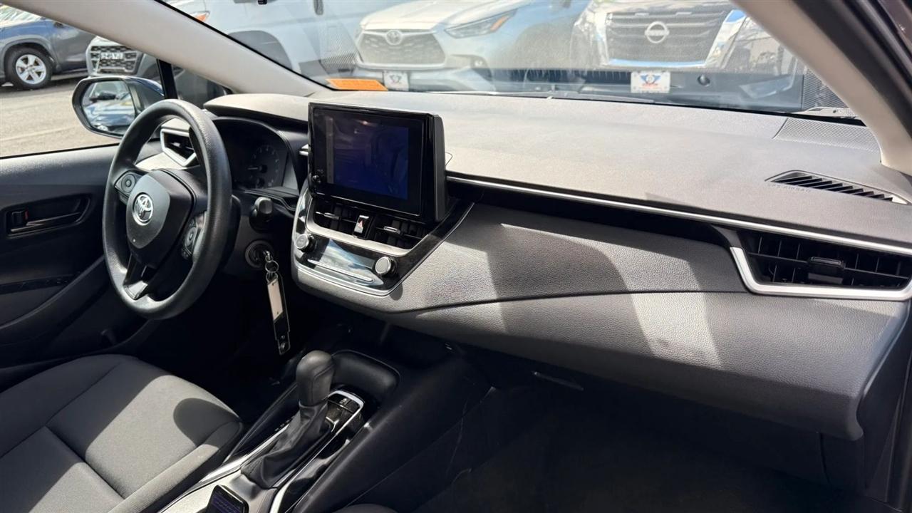Toyota Corolla LE 2024