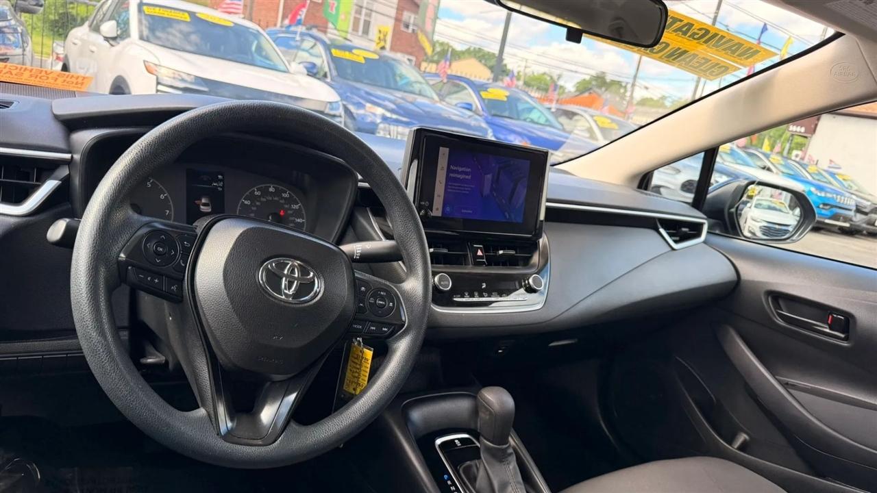 Toyota Corolla LE 2024