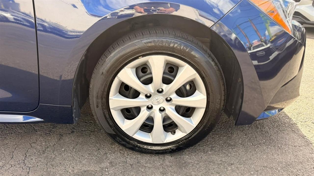 Toyota Corolla LE 2024
